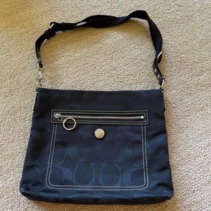 Coach Signature Shoulder Bag NWOT Lavender Lining